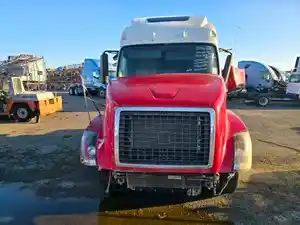 Salvage 2012 Volvo VNL - 1877