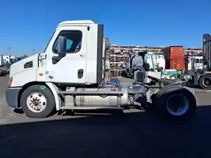 Salvage 2013 Freightliner Cascadia 113 - 2054