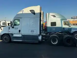 Salvage 2014 Freightliner Cascadia 125 - 2032
