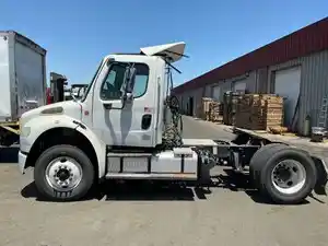 Salvage 2014 Freightliner M2 106 - 2001