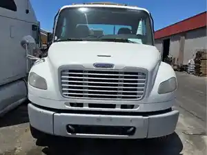 Salvage 2014 Freightliner M2 106 - 1989