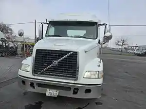 Salvage 2014 Volvo VNM - 1898