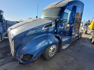 Salvage 2015 Kenworth T680 - 764