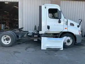 Salvage 2017 Freightliner Cascadia 113 - 2011