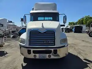 Salvage 2017 Mack CXU613 - 1961