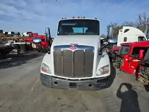 Salvage 2017 Peterbilt 579 - 1936