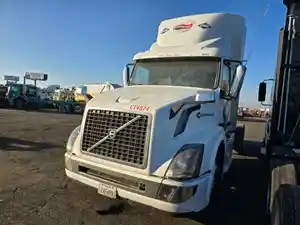 Salvage 2017 Volvo VNL - 1893