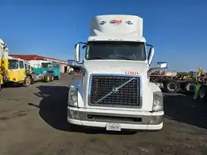 Salvage 2017 Volvo VNL - 1904