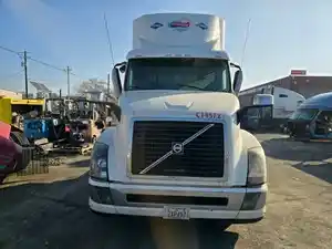 Salvage 2017 Volvo VNL - 1894