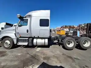 Salvage 2018 International LT625 - 2074