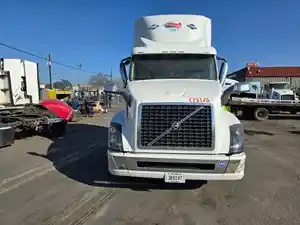 Salvage 2018 Volvo VNL - 1895