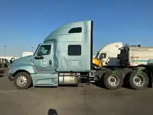 Salvage 2020 International LT625 - 2014