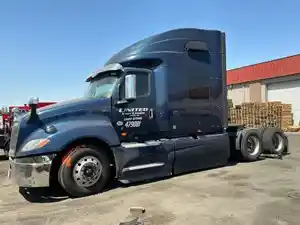 Salvage 2020 International LT625 - 1996