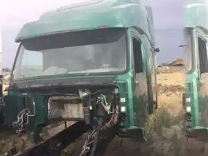 Salvage 2007 Volvo VNL - SV-17-28