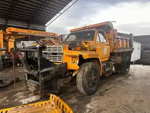 Salvage 1988 Ford F800 - L00458