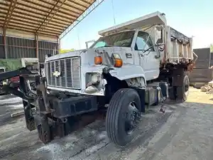 Salvage 1999 Chevrolet C7500 - L00451