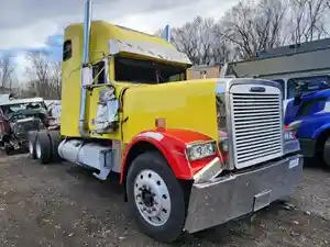 Salvage 2001 Freightliner FLD132 XL CLASSIC - J16638