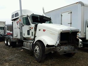 Salvage 2001 International 9900I - F55677