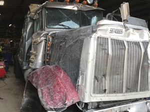 Salvage 2001 Peterbilt 379 - F56192