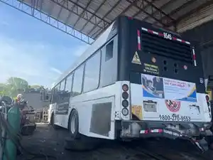 Salvage 2002 Gillig Low Floor Bus - K38512