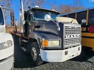 Salvage 2002 Mack CH613 - J16585