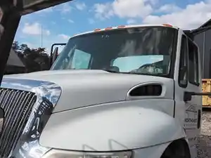 Salvage 2003 International 4400 - L00303