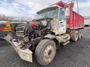 Salvage 2003 Mack CV713 Granite - J03194