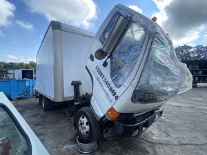Salvage 2004 Isuzu NPR-HD - SV-17179