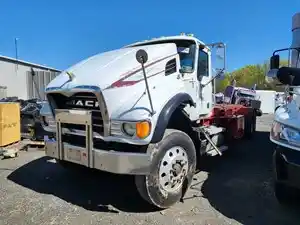 Salvage 2004 Mack CV713 Granite - K38404