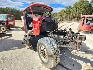 Salvage 2004 Mack RD690S - J03249
