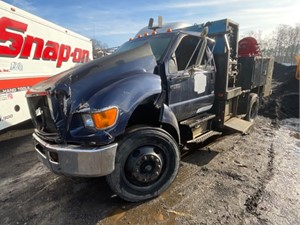 Salvage 2005 Ford F-750 - J03193