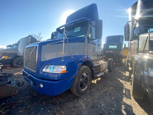 Salvage 2005 Volvo VNM - F56020