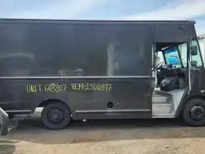 Salvage 2006 Freightliner MT45 Chassis - UPS 663807