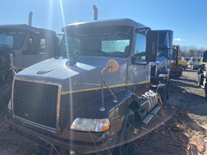 Salvage 2006 Volvo VNM - F56010
