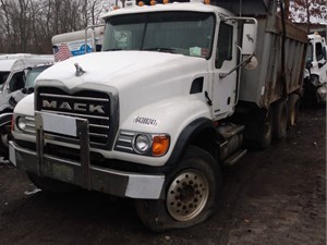 Salvage 2007 Mack CV713 Granite - J03132