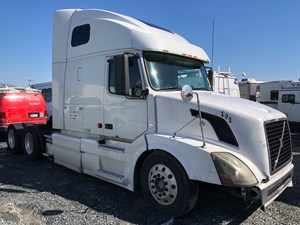 Salvage 2007 Volvo VNL - F55706