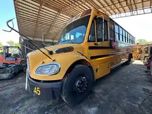 Salvage 2012 Freightliner B2 - L00445