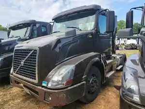 Salvage 2012 Volvo VNL - H85118