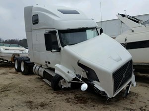 Salvage 2012 Volvo VNL - F55647
