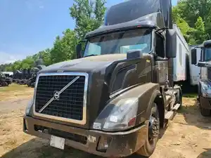 Salvage 2012 Volvo VNL - H85199