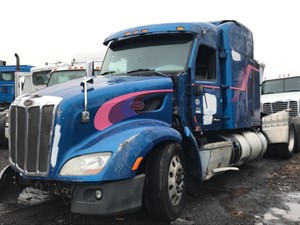 Salvage 2014 Peterbilt 579 - F73065