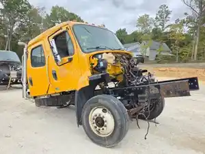 Salvage 2015 Freightliner 108SD - J16930