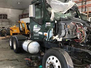 Salvage 2015 Freightliner Cascadia 125 - F56014