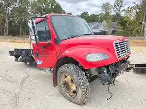 Salvage 2015 Freightliner M2 106 - J16559
