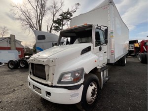 Salvage 2015 Hino 268 - J03189