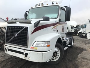 Salvage 2017 Volvo VNM - F73079