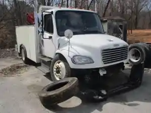 Salvage 2016 Freightliner M2 106 - SV-223