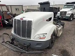 Salvage 2018 Peterbilt 579 - SV-235