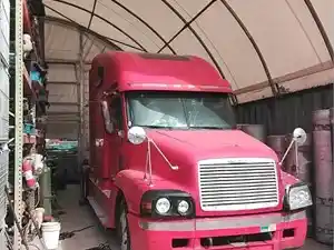 Salvage 2001 Freightliner CST120 - SV-771
