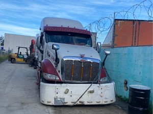 Salvage 2003 Peterbilt 387 - SV-521